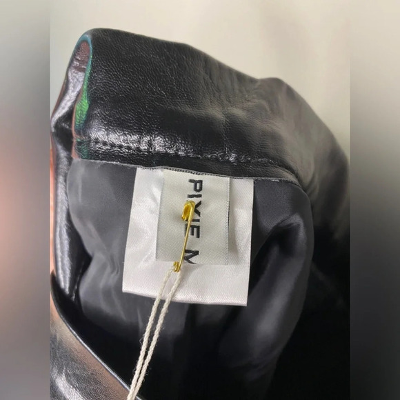 🏷️ NWT Pixie Market Oslo Patent Straight Leg Pants - Picture 9 of 13